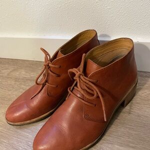 CLARKS Women Boots size 5.5 US Carnaby Brown